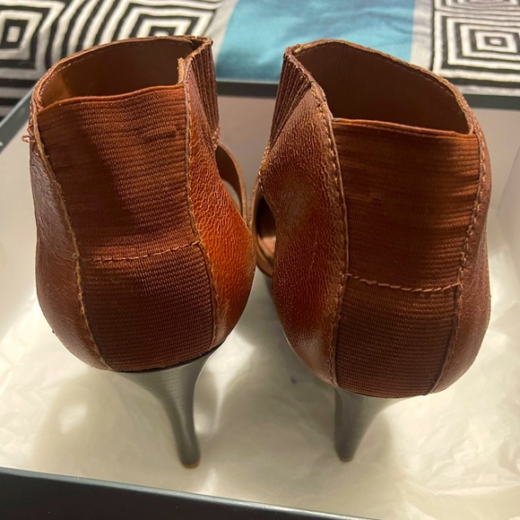 7 for all mankind leather wedge shoes, great leather and in amazing condition. - Picture 7 of 10